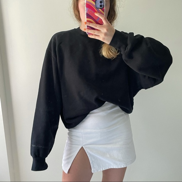 Aritzia Black Oversized Crewneck Sweatshirt - Picture 2 of 5